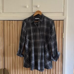 Foxcroft Crinkle Shirt Plaid Button-Up Tunic, size 4 (medium)